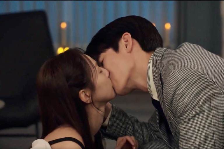 Чэ Су Бин Chae Soo Bin 채수빈 Ю Ён Сок Yoo Yeon Seok 유연석 звонит телефон Когда звонит телефон Набранный вами номер When the Phone Rings kiss