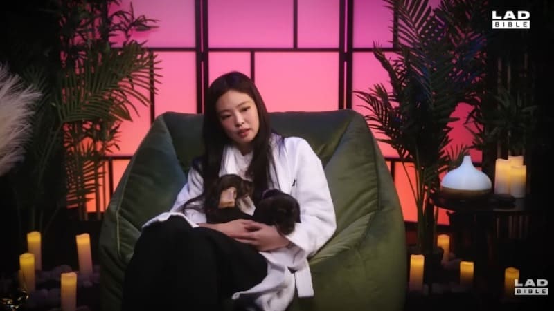 Дженни BLACKPINK такса jennie LADbible Entertainment Дженни BLACKPINK такса jennie LADbible Entertainment